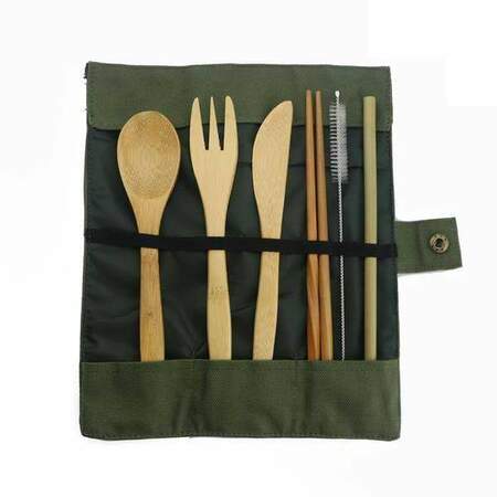 bamboo cutlery set inside the case